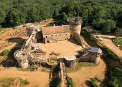 Vivez et construisez l’aventure médiévale du XXIe siècle : Guédelon recrute !
